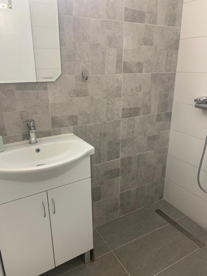 Apartman Ana Zeleni Pojas Bar Exteriör bild